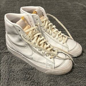 Nike Blazer Mid ‘77